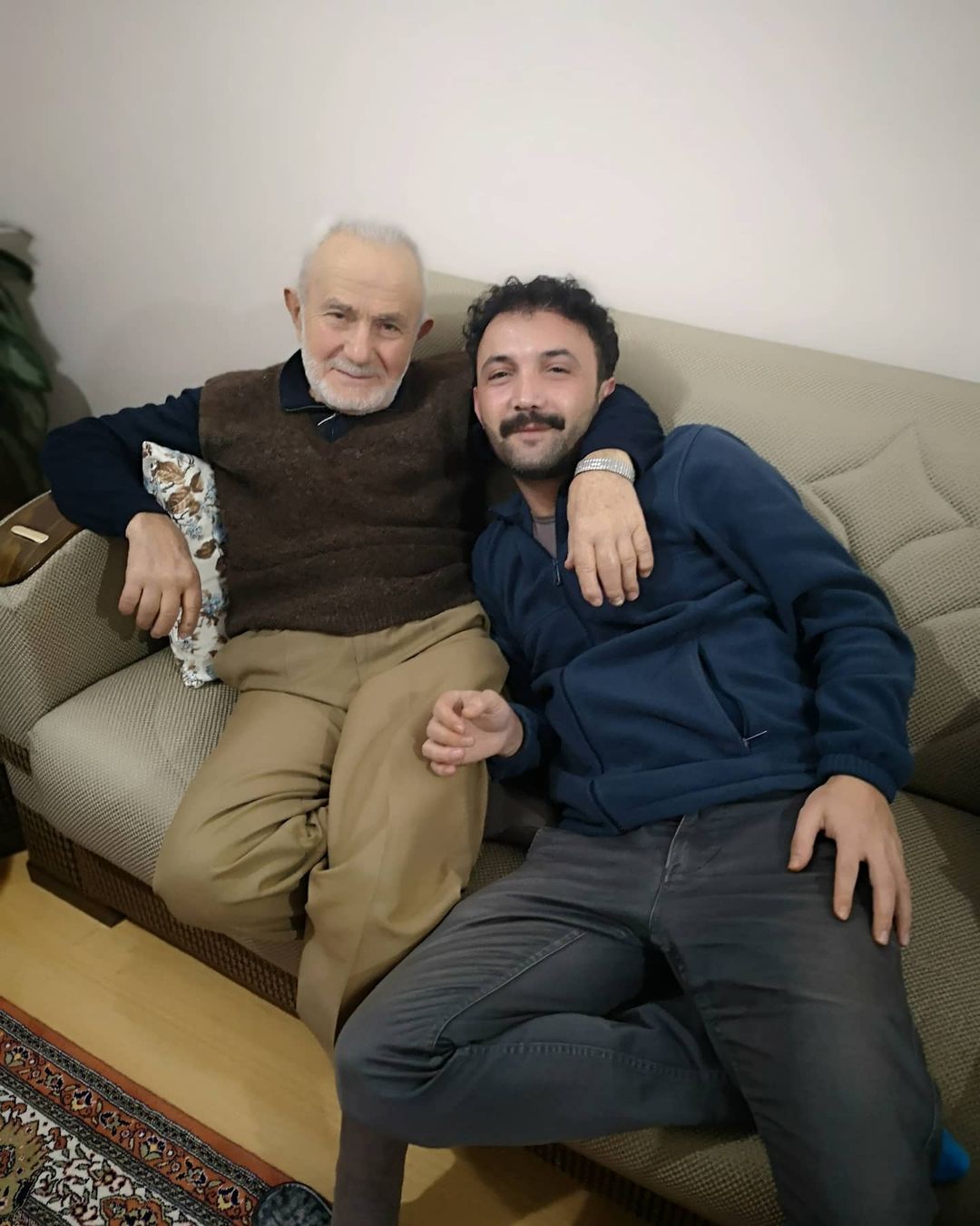 [Amcalar ve yeğenler](https://www.instagram.com/p/B7rOYExgOey/)